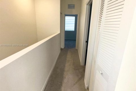 Townhouse in Homestead, Florida 3 bedrooms, 131.36 sq.m. № 2005845 - photo 13
