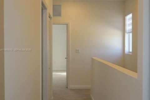 Townhouse in Homestead, Florida 3 bedrooms, 131.36 sq.m. № 2005845 - photo 17
