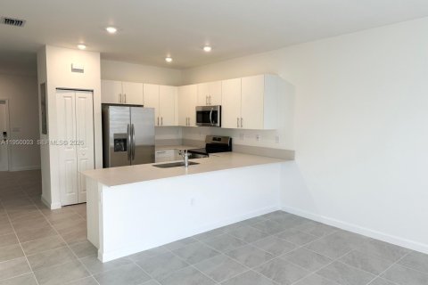 Townhouse in Homestead, Florida 3 bedrooms, 131.36 sq.m. № 2005845 - photo 7