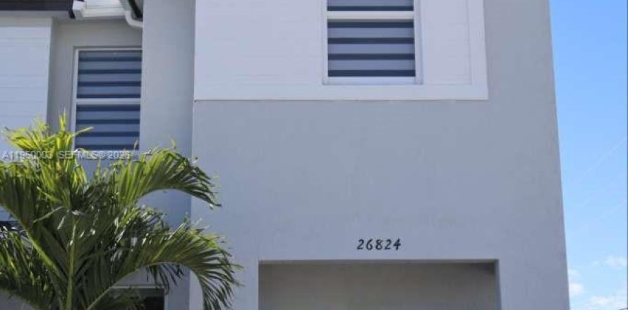 Townhouse in Homestead, Florida 3 bedrooms, 131.36 sq.m. № 2005845