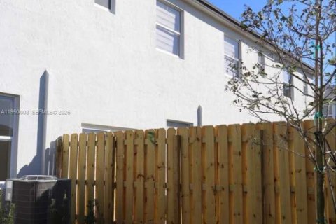 Townhouse in Homestead, Florida 3 bedrooms, 131.36 sq.m. № 2005845 - photo 23