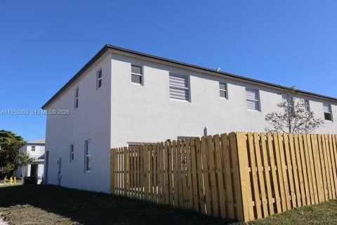 Townhouse in Homestead, Florida 3 bedrooms, 131.36 sq.m. № 2005845 - photo 25