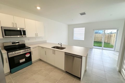 Townhouse in Homestead, Florida 3 bedrooms, 131.36 sq.m. № 2005845 - photo 6