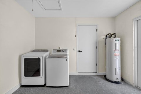 House in Wesley Chapel, Florida 4 bedrooms, 151.9 sq.m. № 1854417 - photo 6