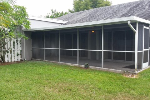 House in Davie, Florida 2 bedrooms, 124.86 sq.m. № 1952628 - photo 17