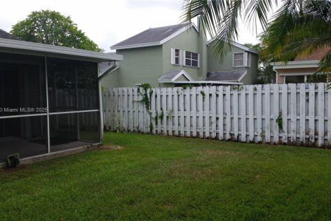 House in Davie, Florida 2 bedrooms, 124.86 sq.m. № 1952628 - photo 15