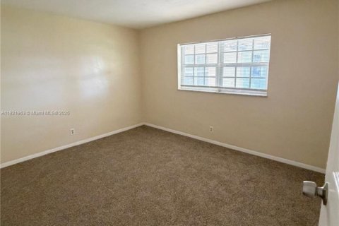 Villa ou maison à louer à Deerfield Beach, Floride: 2 chambres, 210.52 m2 № 1976039 - photo 5