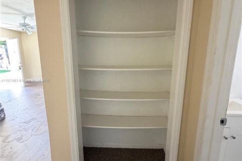 Villa ou maison à louer à Deerfield Beach, Floride: 2 chambres, 210.52 m2 № 1976039 - photo 8