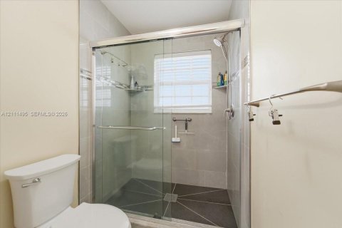Townhouse in Sunrise, Florida 3 bedrooms, 128.58 sq.m. № 2432272 - photo 18