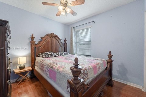 Townhouse in Sunrise, Florida 3 bedrooms, 128.58 sq.m. № 2432272 - photo 13
