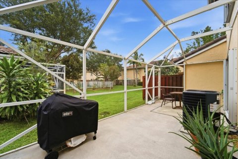 Townhouse in Sunrise, Florida 3 bedrooms, 128.58 sq.m. № 2432272 - photo 21