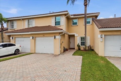 Townhouse in Sunrise, Florida 3 bedrooms, 128.58 sq.m. № 2432272