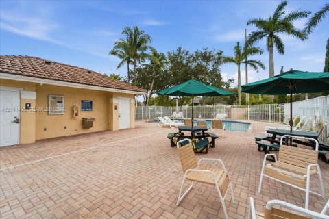 Townhouse in Sunrise, Florida 3 bedrooms, 128.58 sq.m. № 2432272 - photo 25
