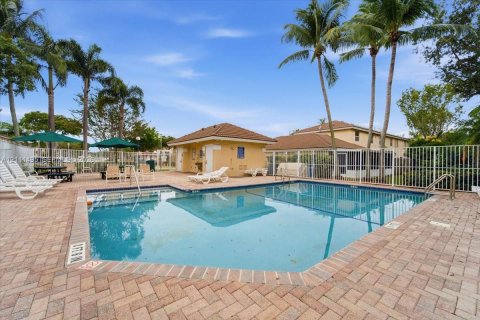 Townhouse in Sunrise, Florida 3 bedrooms, 128.58 sq.m. № 2432272 - photo 24