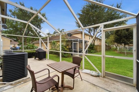 Townhouse in Sunrise, Florida 3 bedrooms, 128.58 sq.m. № 2432272 - photo 20