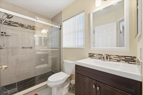 Townhouse in Sunrise, Florida 3 bedrooms, 128.58 sq.m. № 2432272 - photo 16