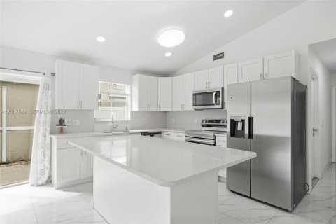 Casa en venta en Margate, Florida, 3 dormitorios, 111.02 m2 № 2363654 - foto 8