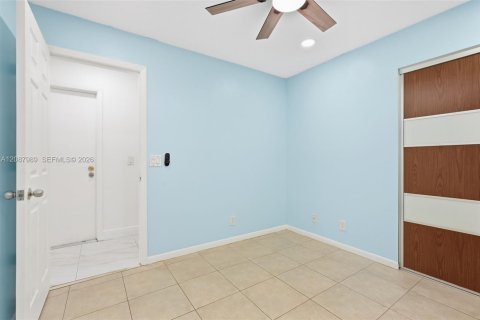Casa en venta en Margate, Florida, 3 dormitorios, 111.02 m2 № 2363654 - foto 24