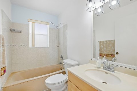 Casa en venta en Margate, Florida, 3 dormitorios, 111.02 m2 № 2363654 - foto 27
