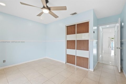 Casa en venta en Margate, Florida, 3 dormitorios, 111.02 m2 № 2363654 - foto 19