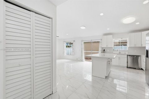 Casa en venta en Margate, Florida, 3 dormitorios, 111.02 m2 № 2363654 - foto 17