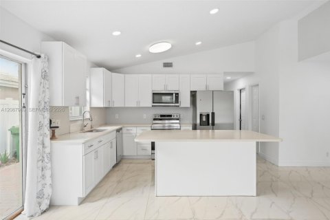 Casa en venta en Margate, Florida, 3 dormitorios, 111.02 m2 № 2363654 - foto 16