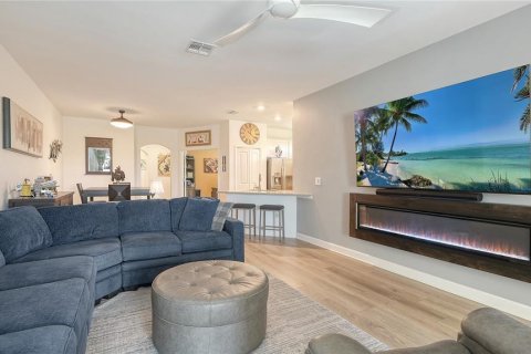 House in Bradenton, Florida 2 bedrooms, 144.65 sq.m. № 2395889 - photo 9