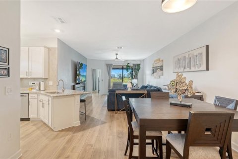 House in Bradenton, Florida 2 bedrooms, 144.65 sq.m. № 2395889 - photo 4