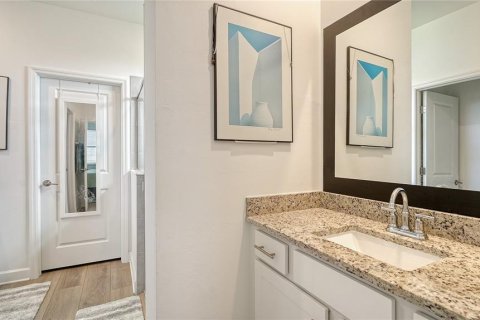 House in Bradenton, Florida 2 bedrooms, 144.65 sq.m. № 2395889 - photo 17