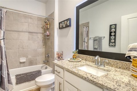 House in Bradenton, Florida 2 bedrooms, 144.65 sq.m. № 2395889 - photo 22