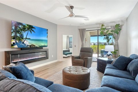 House in Bradenton, Florida 2 bedrooms, 144.65 sq.m. № 2395889 - photo 6