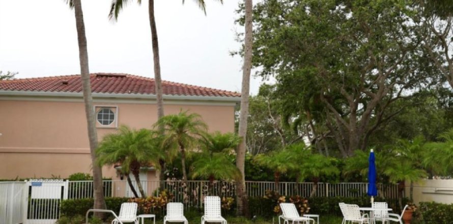 Adosado en Tequesta, Florida 3 dormitorios, 120.59 m2 № 1227059