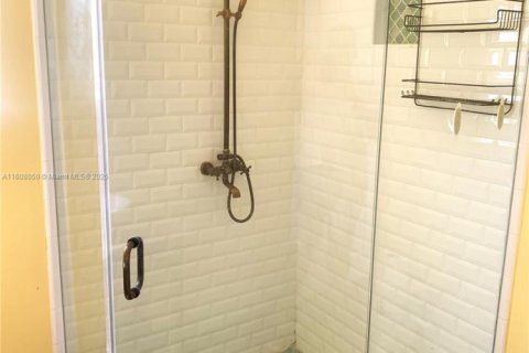 Купить коммерческую недвижимость в Майами, Флорида № 2034447 - фото 23