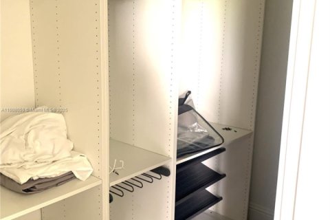 Купить коммерческую недвижимость в Майами, Флорида № 2034447 - фото 22