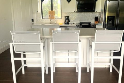 Купить коммерческую недвижимость в Майами, Флорида № 2034447 - фото 19