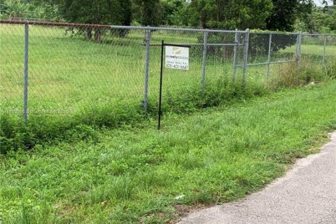 Купить коммерческую недвижимость в Майами, Флорида № 2034447 - фото 29