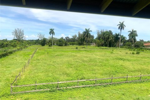 Купить коммерческую недвижимость в Майами, Флорида № 2034447 - фото 14