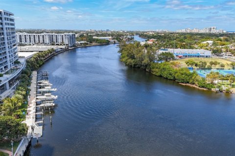 Condo in Fort Lauderdale, Florida, 2 bedrooms  № 1135061 - photo 1