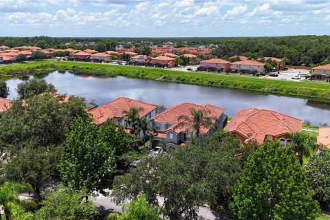 Casa en venta en Kissimmee, Florida, 6 dormitorios, 326.27 m2 № 1840407 - foto 5