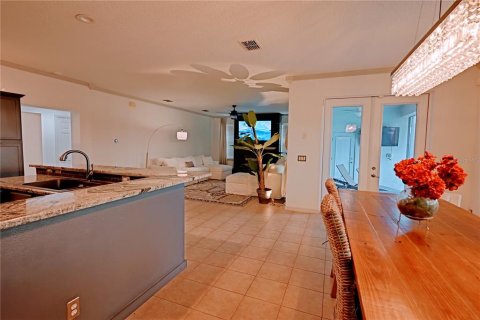 Casa en venta en Kissimmee, Florida, 6 dormitorios, 326.27 m2 № 1840407 - foto 16