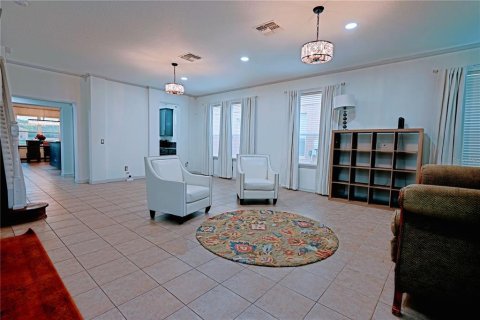 Casa en venta en Kissimmee, Florida, 6 dormitorios, 326.27 m2 № 1840407 - foto 10