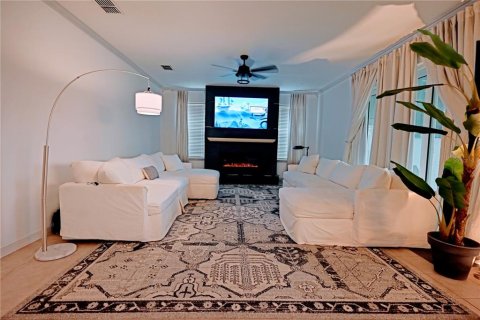 Casa en venta en Kissimmee, Florida, 6 dormitorios, 326.27 m2 № 1840407 - foto 8