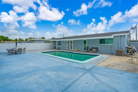 Casa en venta en Miramar, Florida, 3 dormitorios, 127.55 m2 № 1819917 - foto 24