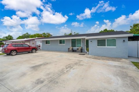 Casa en venta en Miramar, Florida, 3 dormitorios, 127.55 m2 № 1819917 - foto 2