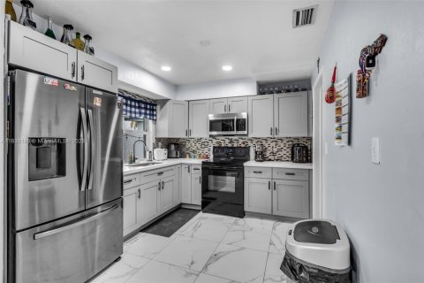 Casa en venta en Miramar, Florida, 3 dormitorios, 127.55 m2 № 1819917 - foto 7
