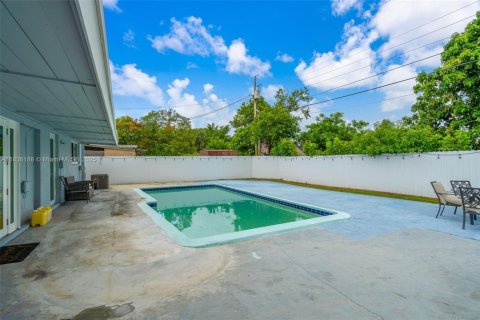 Casa en venta en Miramar, Florida, 3 dormitorios, 127.55 m2 № 1819917 - foto 23