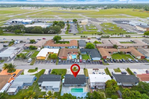 Casa en venta en Miramar, Florida, 3 dormitorios, 127.55 m2 № 1819917 - foto 30