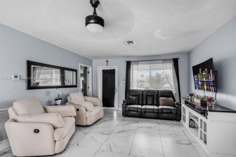 Casa en venta en Miramar, Florida, 3 dormitorios, 127.55 m2 № 1819917 - foto 6
