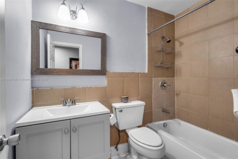 Casa en venta en Miramar, Florida, 3 dormitorios, 127.55 m2 № 1819917 - foto 20