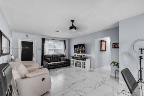 Casa en venta en Miramar, Florida, 3 dormitorios, 127.55 m2 № 1819917 - foto 5
